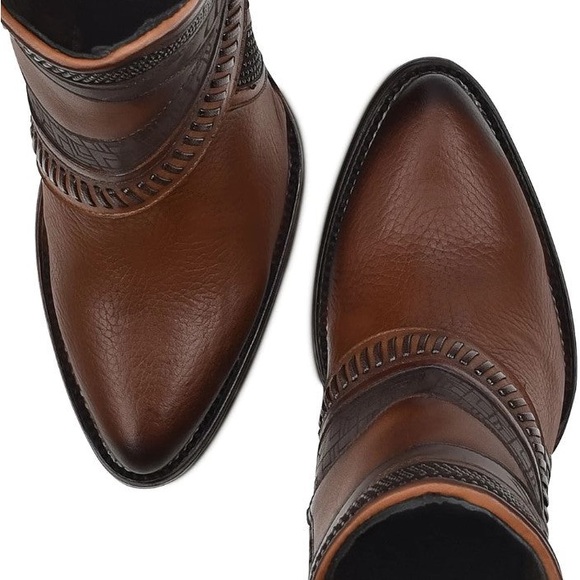 NIB Cuadra Genuine Leather Ankle Boot